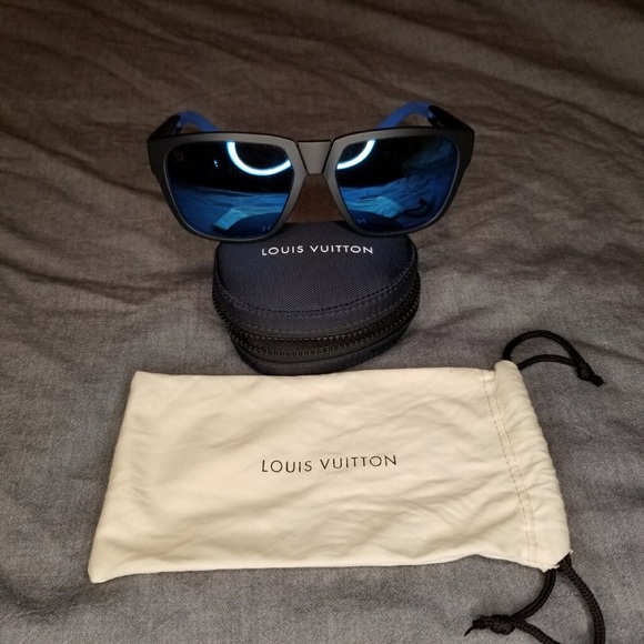 Louis Vuitton Nautical Wayfarer Sunglasses - Picture 6 of 7